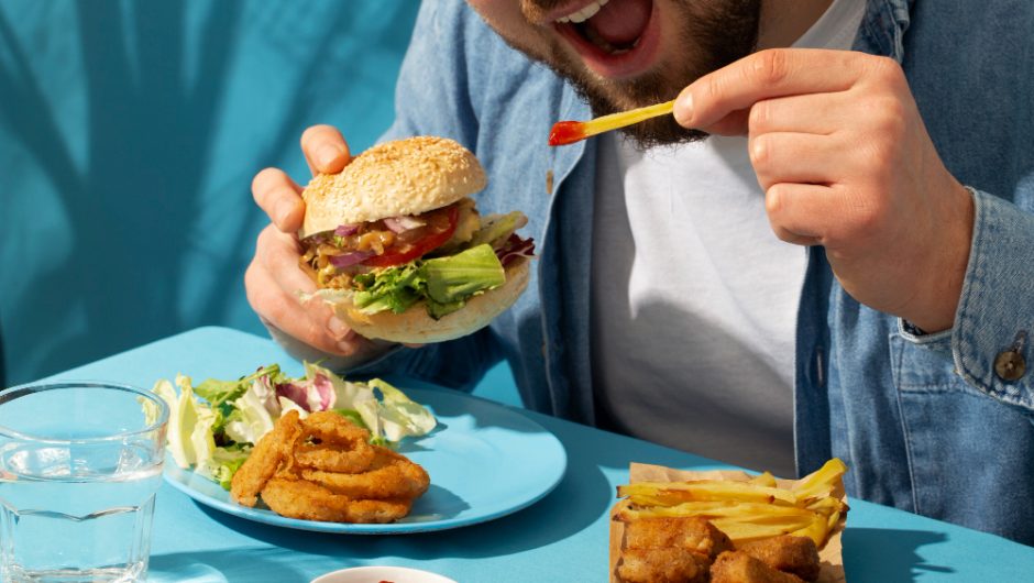 Mâncare gătită vs. fast food: Lupta nutrițională