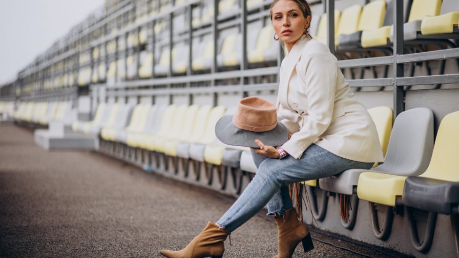 Cizmele cowboy în outfituri city-chic