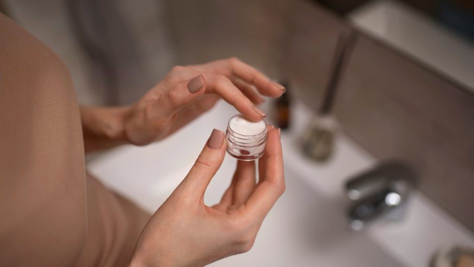 Top 10 produse de îngrijire pentru un ten acneic