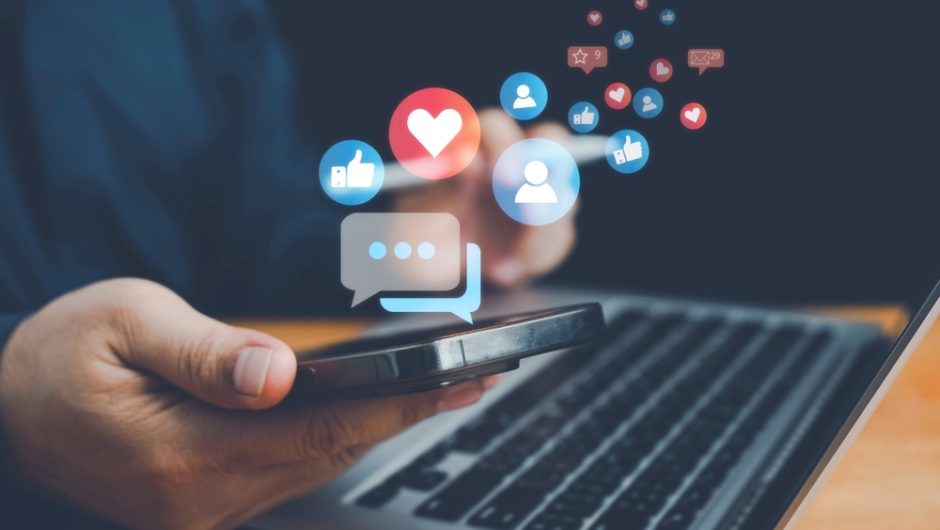 aplicații de social media pe un ecran de telefon