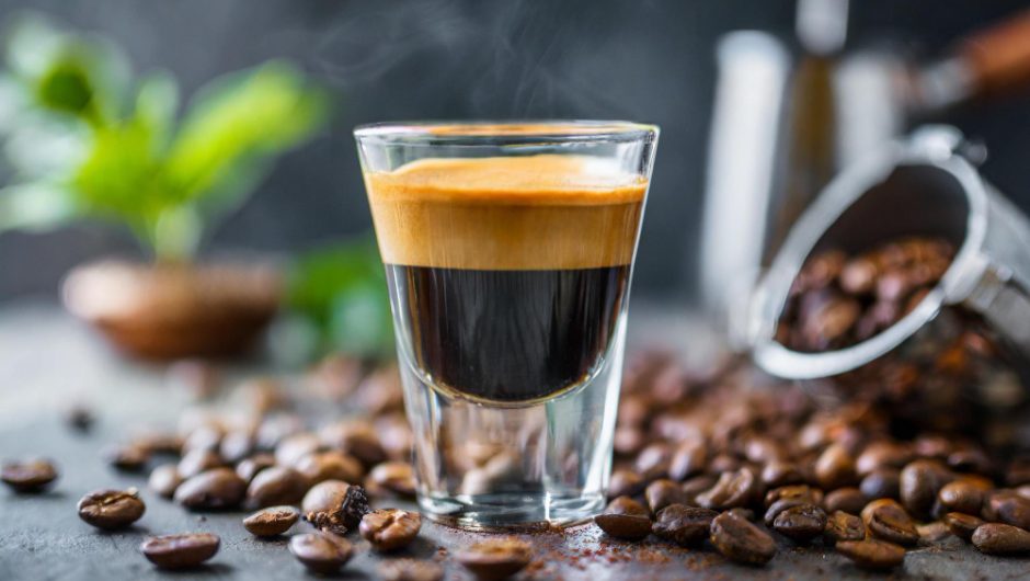 Cafea pentru espresso, filtru sau ibric: cum selectezi corect online
