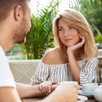 Cum să menții relațiile apropiate fără să vorbiți în fiecare zi