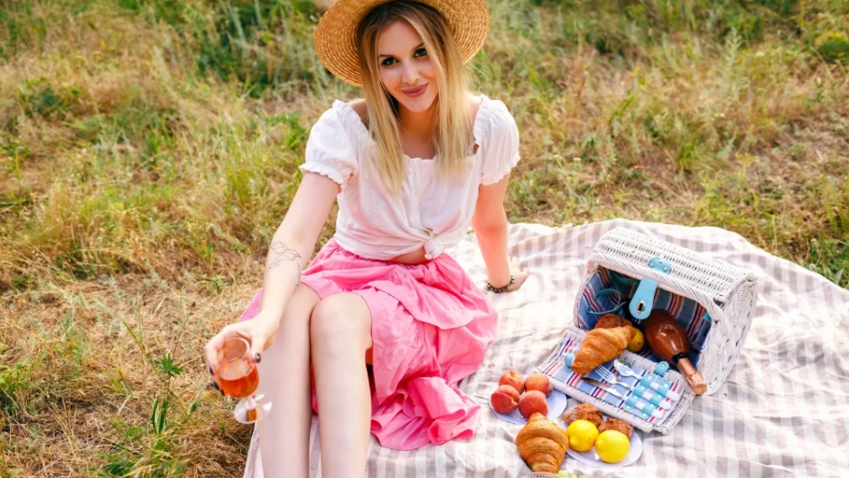 Ce trebuie să pregătești pentru un picnic reușit într-un parc